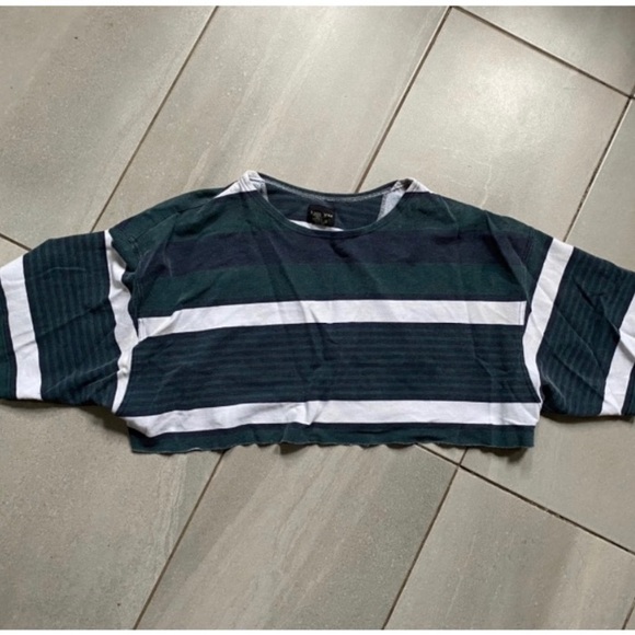 Brandy Melville Tops - 🔥5 IF BUNDLED 🔥 Cropped Oversized Vintage Shirt